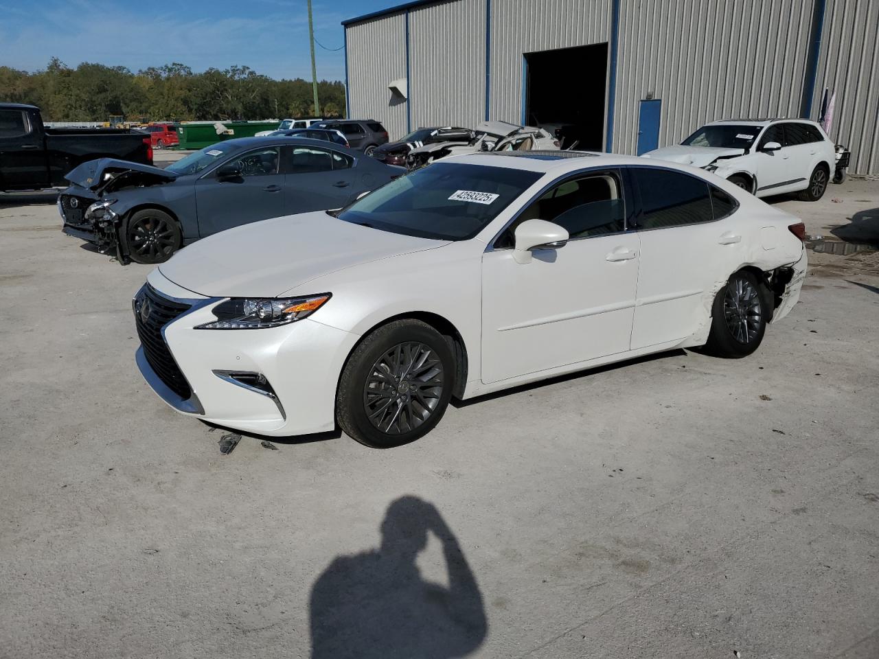 2018 Lexus ES - Image 1