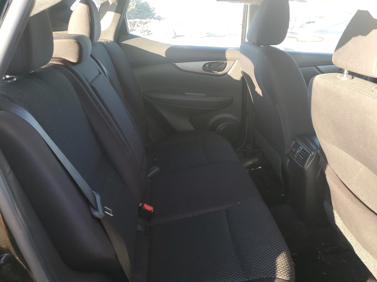 2019 Nissan Rogue - Image 12