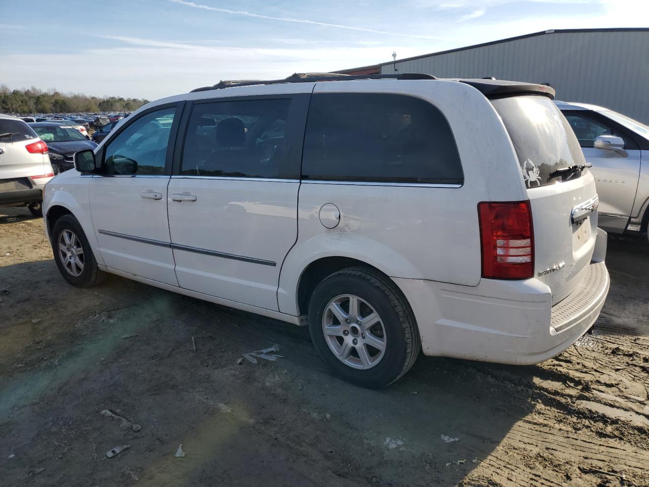 2010 Chrysler Town & Country - Image 2
