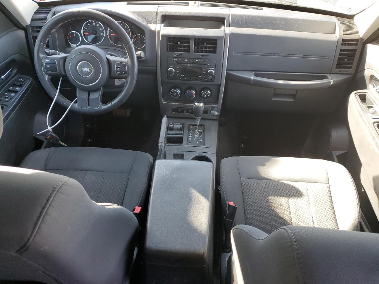 2011 Jeep Liberty (North America) - Image 8