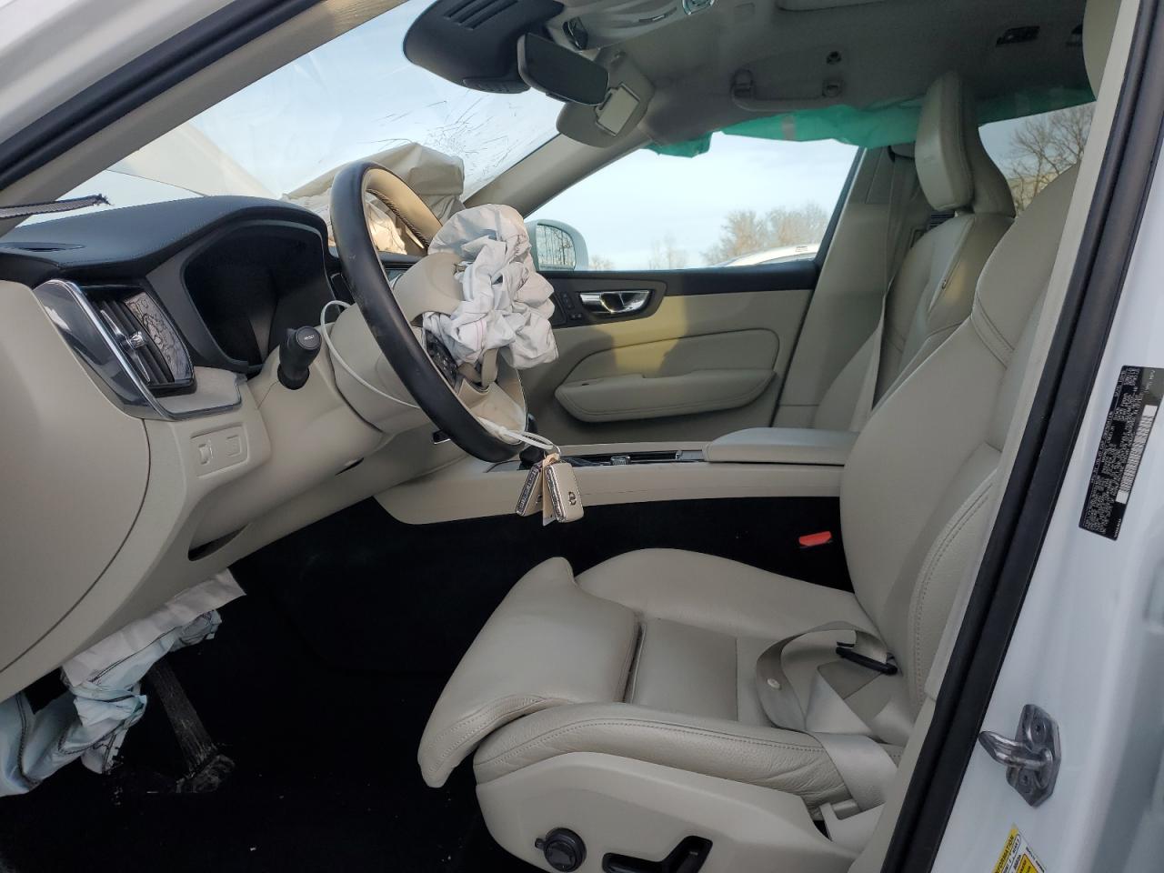 2019 Volvo XC60 - Image 7