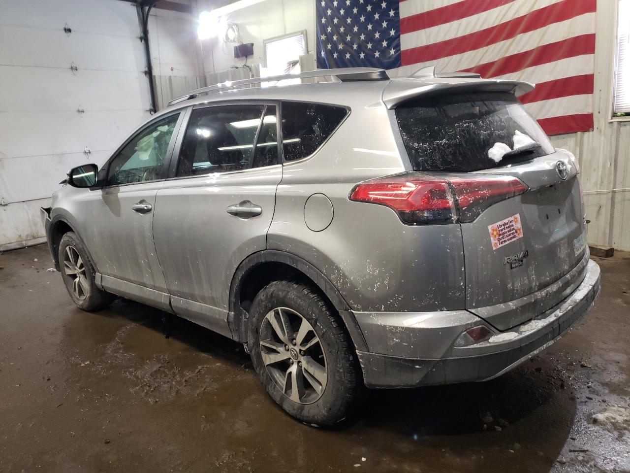 2018 Toyota RAV 4 - Image 2