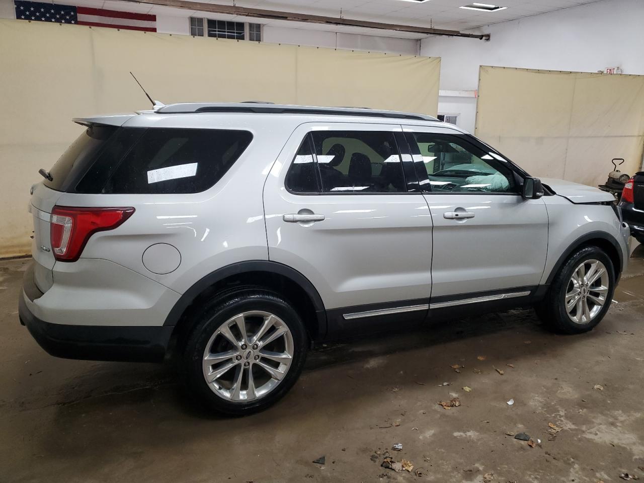 2019 Ford Explorer - Image 3