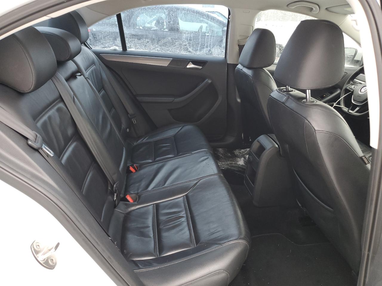 2017 Volkswagen Jetta - Image 10