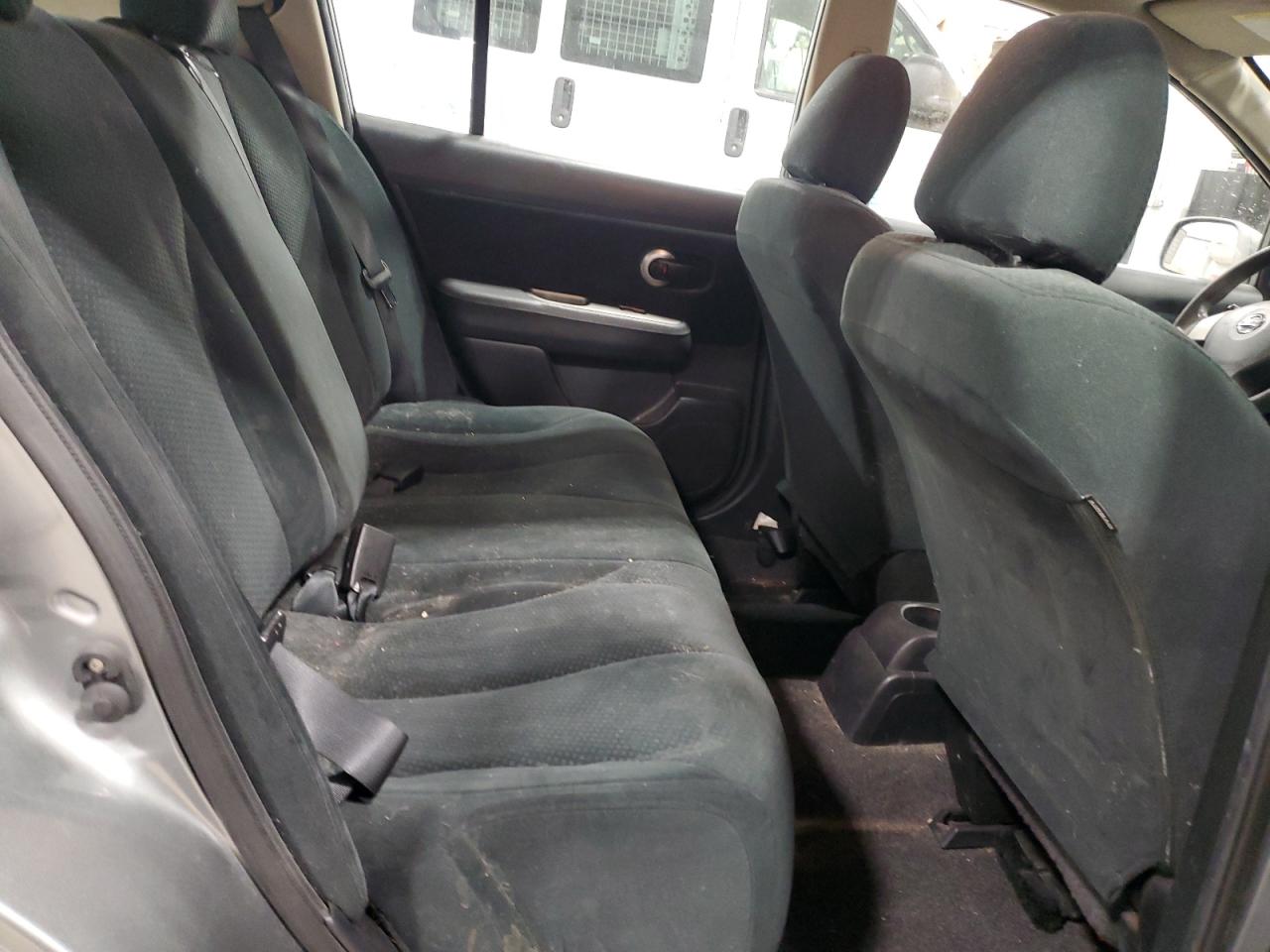 2011 Nissan Versa - Image 10
