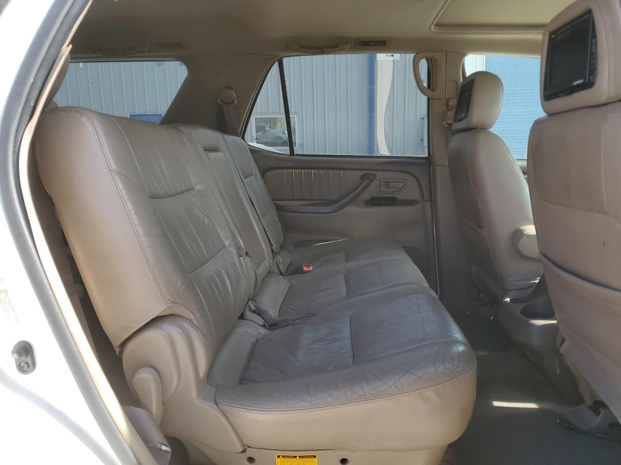 2003 Toyota Sequoia - Image 11