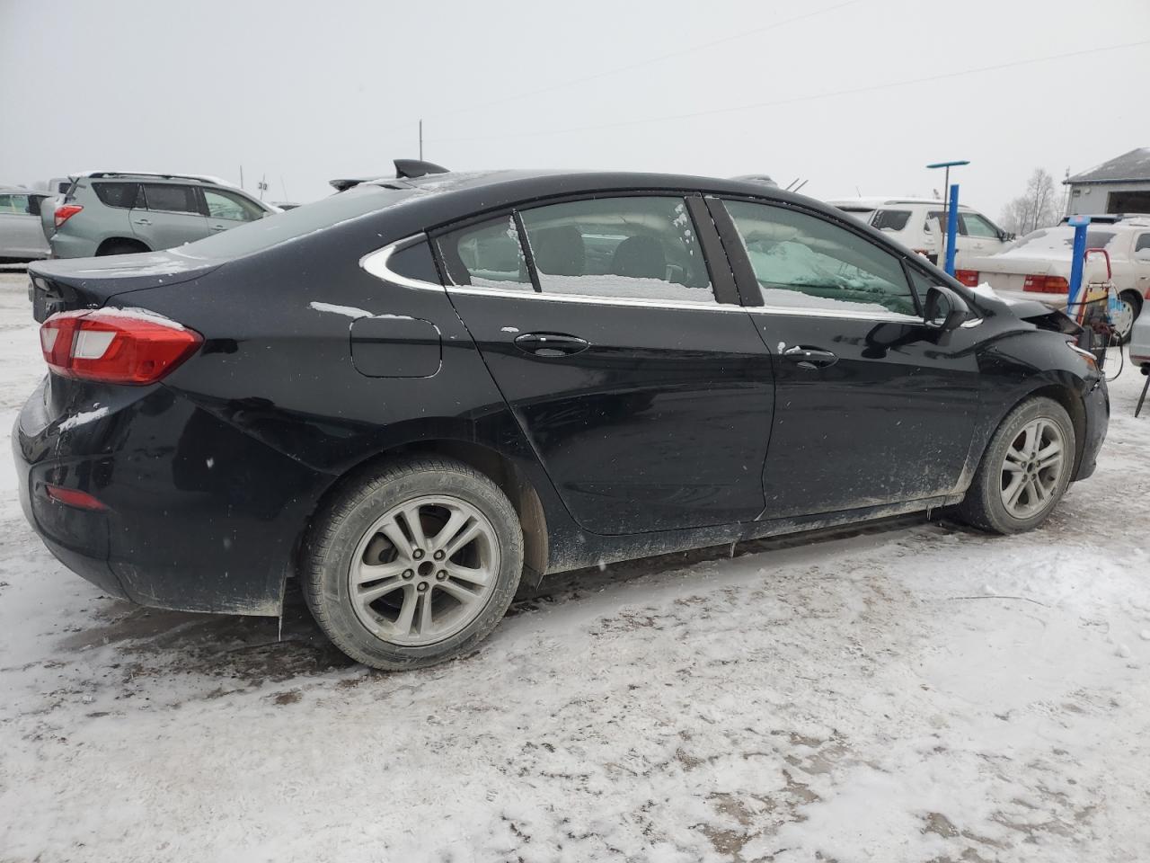 2018 Chevrolet Cruze - Image 3
