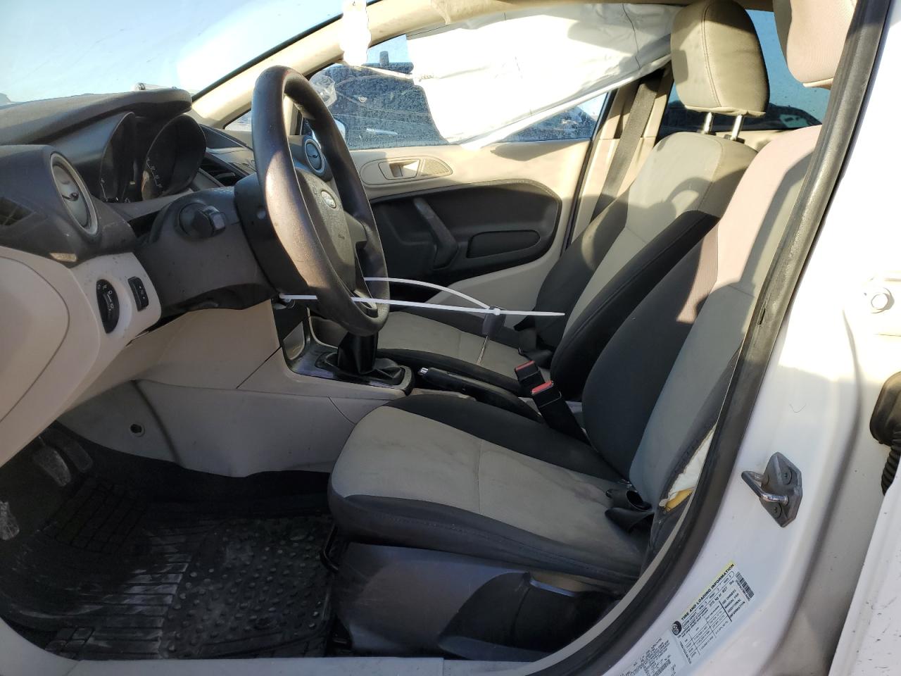 2011 Ford Fiesta - Image 7
