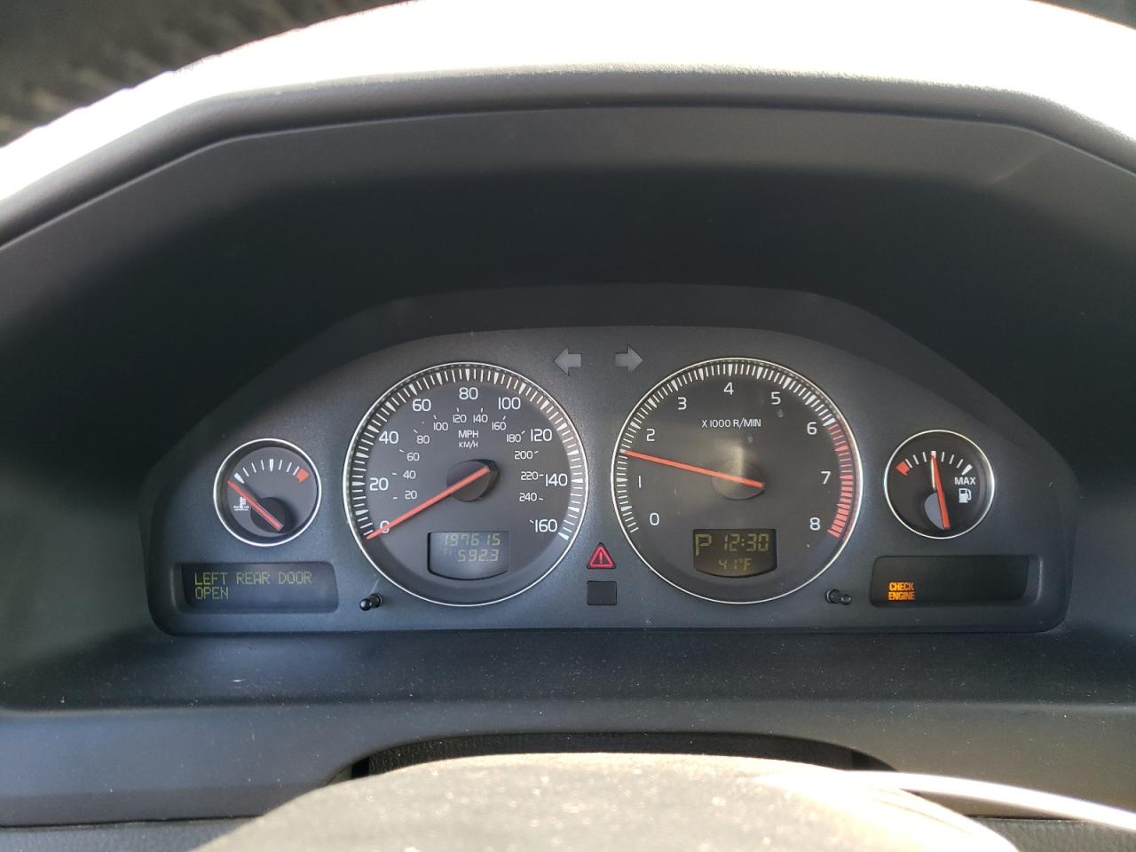2004 Volvo XC70 - Image 9