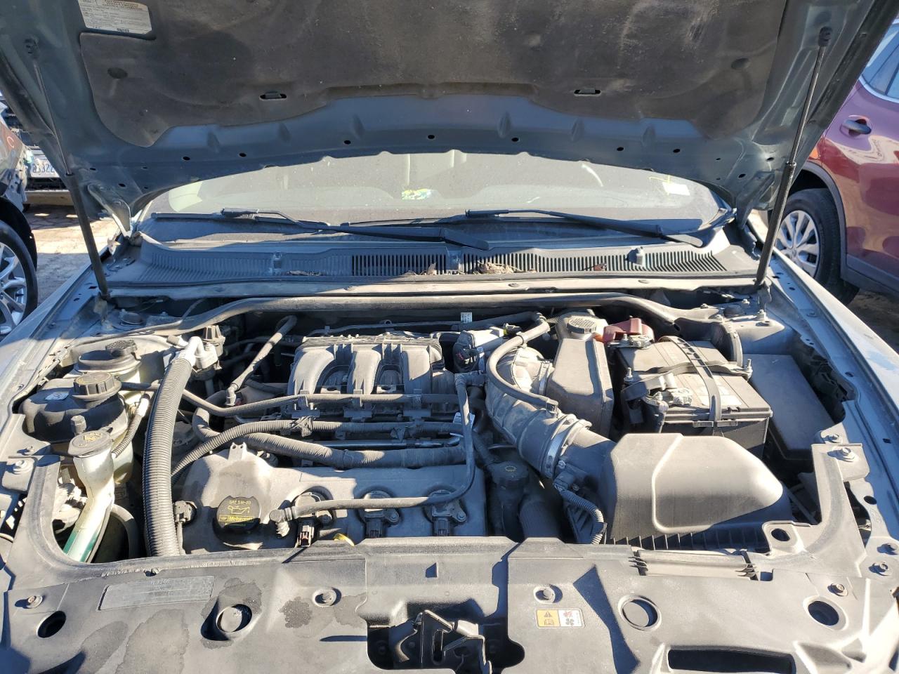 2010 Ford Taurus - Image 11