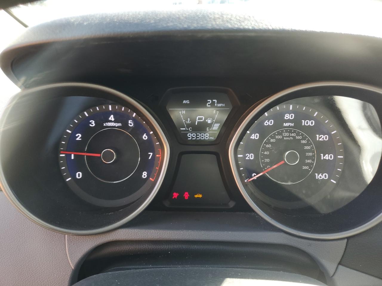 2015 Hyundai Elantra - Image 9