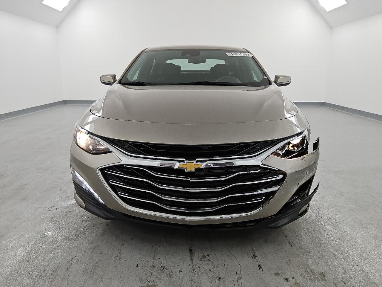 2023 Chevrolet Malibu - Image 5