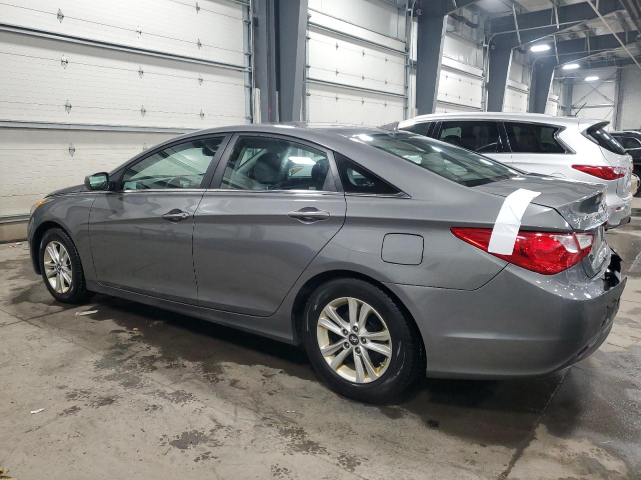 2013 Hyundai Sonata - Image 2