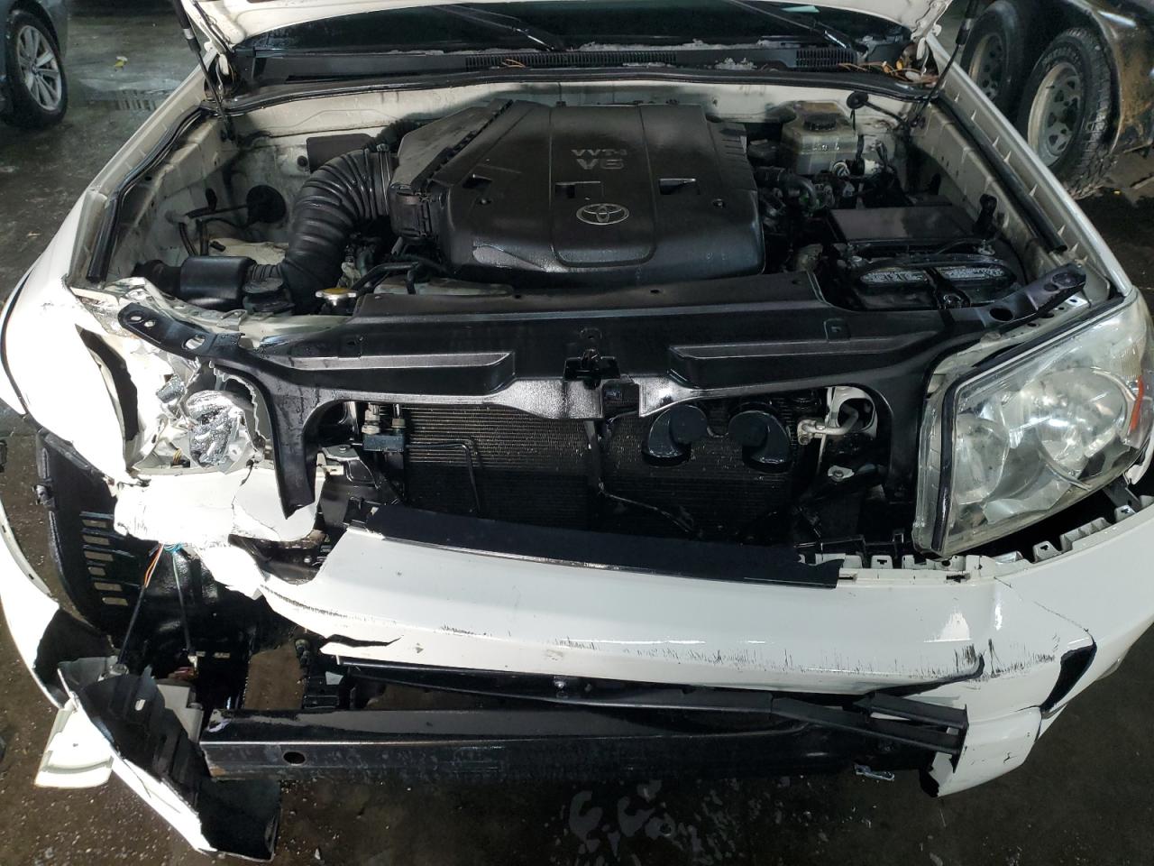 2004 Toyota 4Runner - Image 12