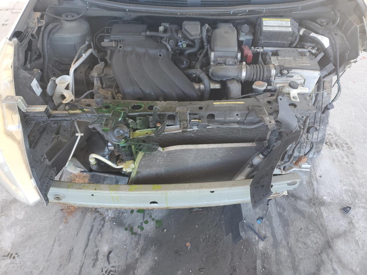 2015 Nissan Versa - Image 13