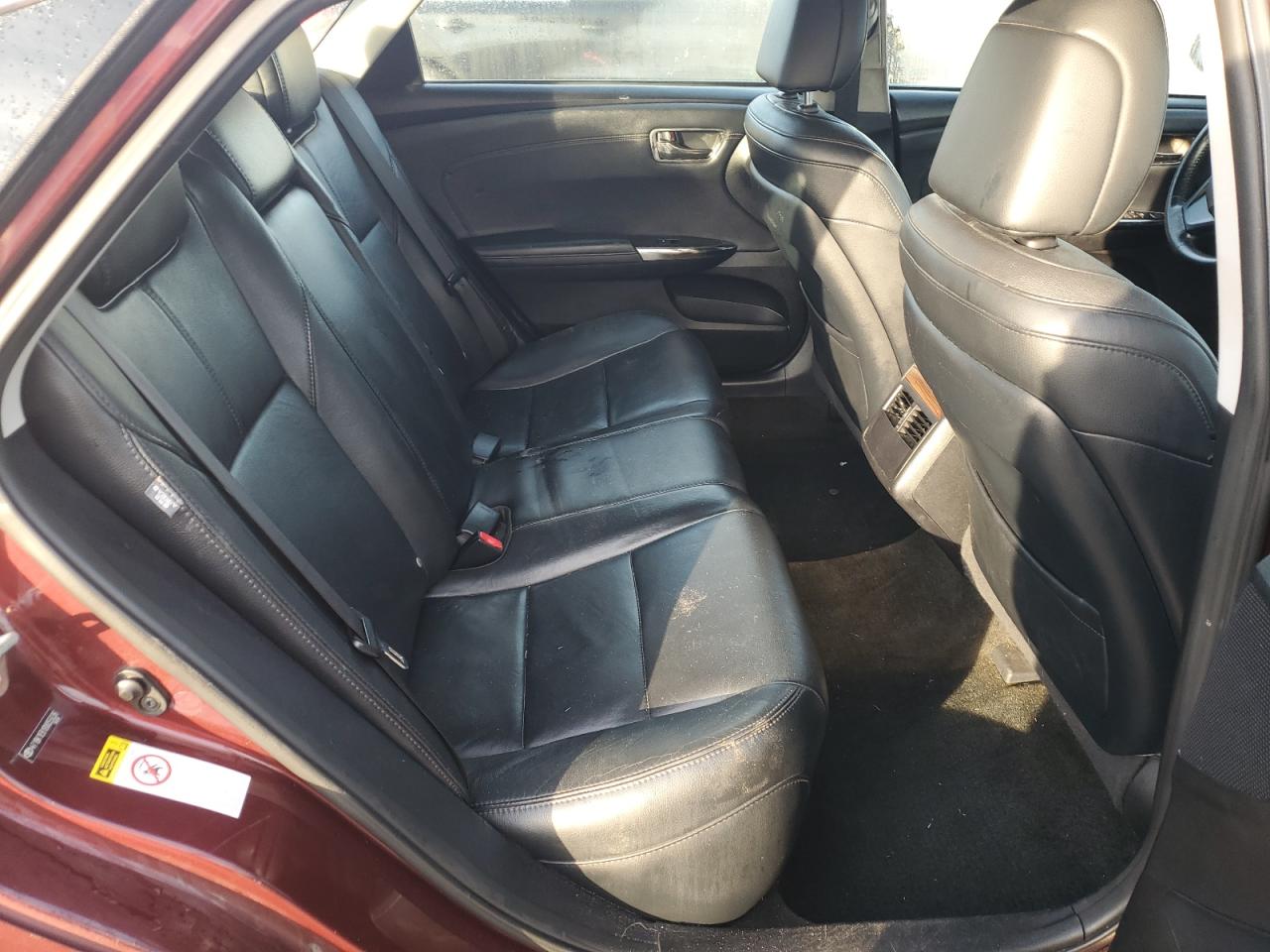 2013 Toyota Avalon - Image 10