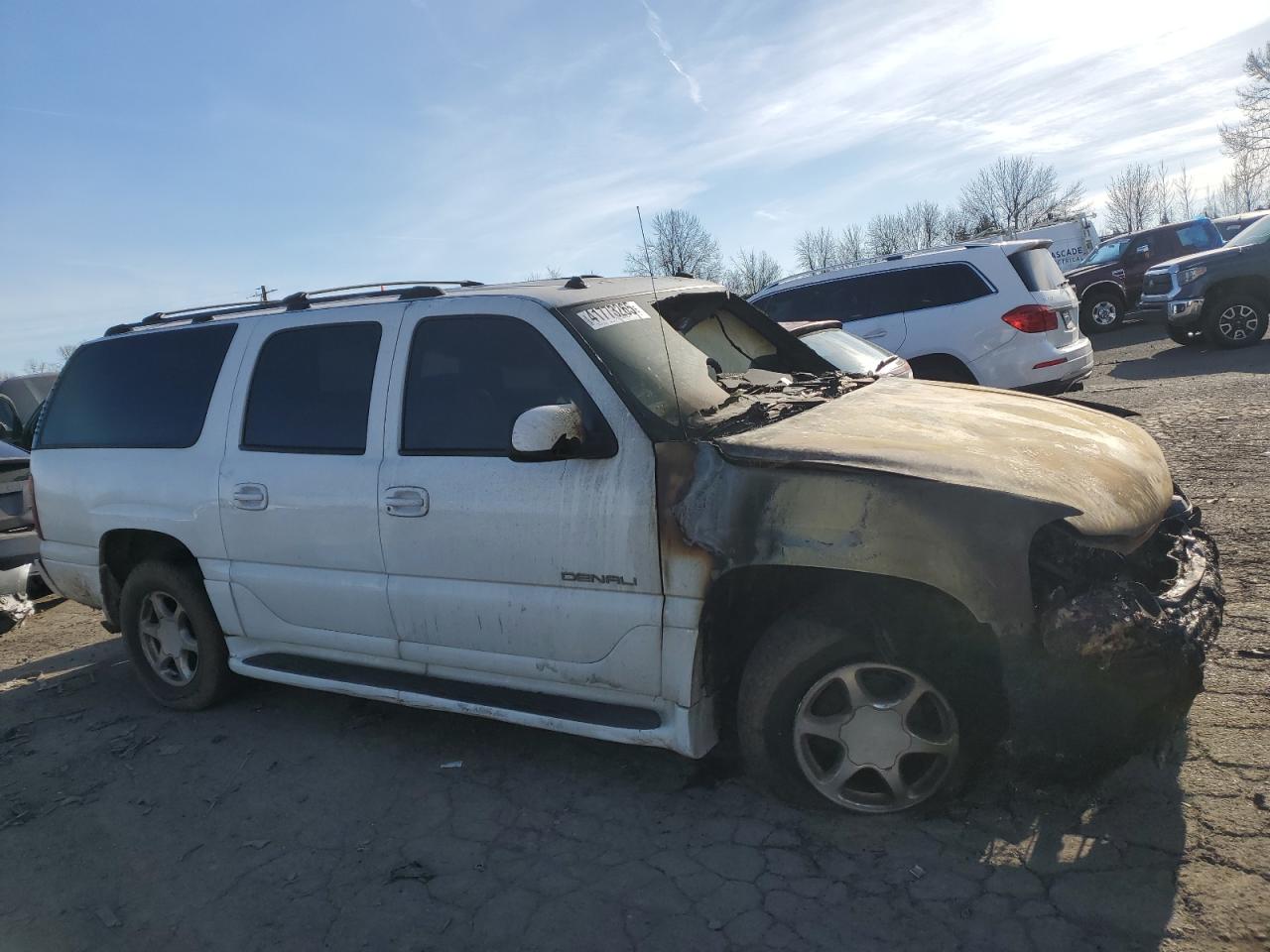 2003 GMC Yukon - Image 4
