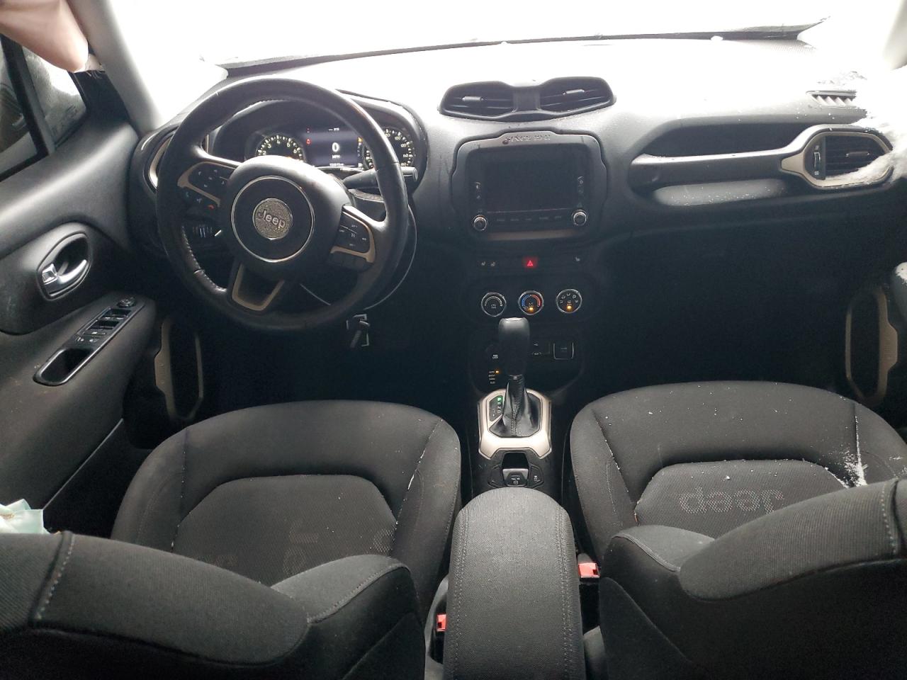 2017 Jeep Renegade - Image 8