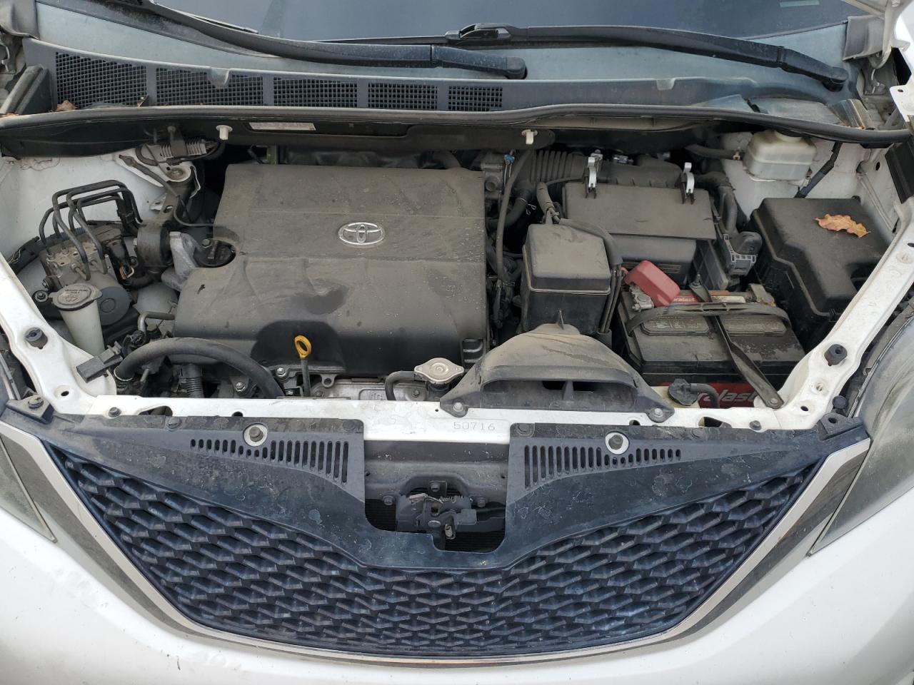 2012 Toyota Sienna - Image 12