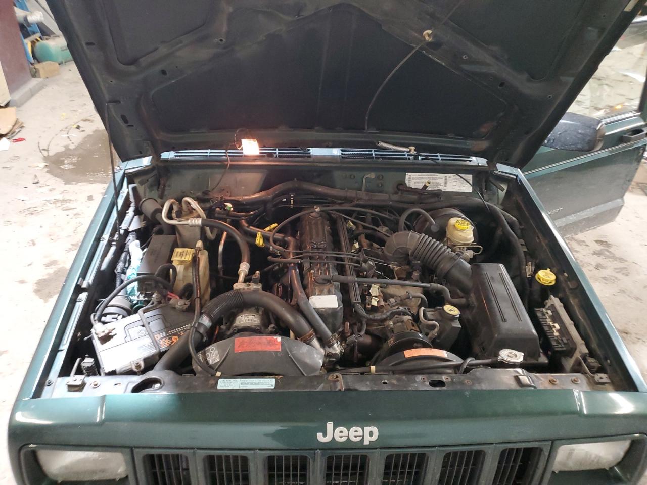 2001 Jeep Grand Cherokee - Image 12