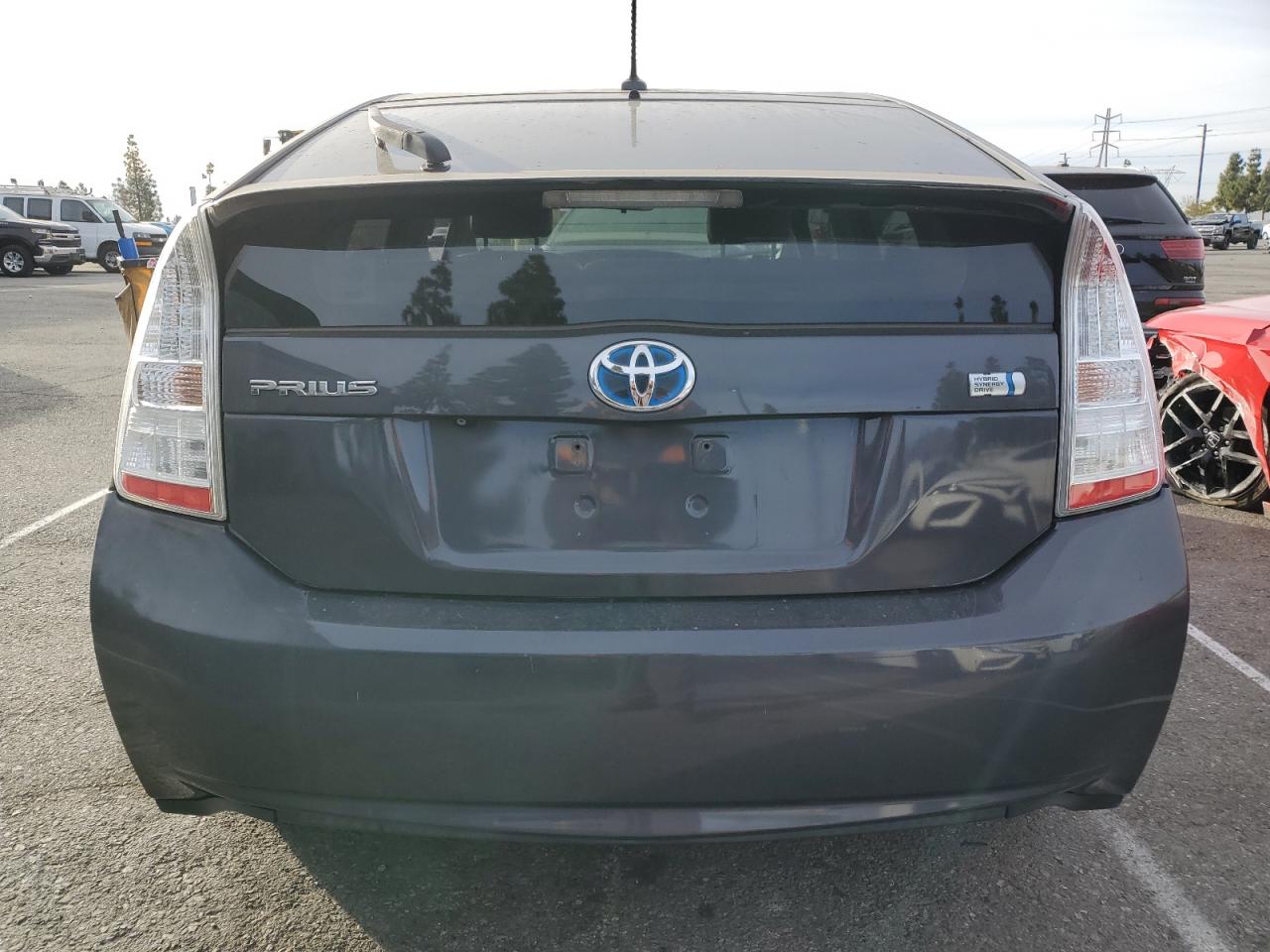 2011 Toyota Prius - Image 6