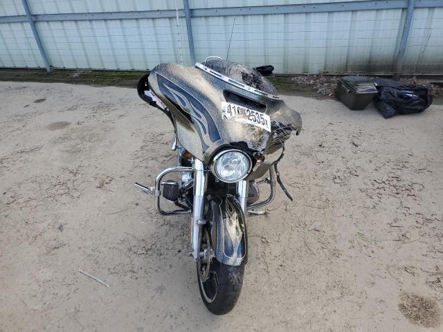  HARLEY-DAVIDSON FL 2016 Золотий