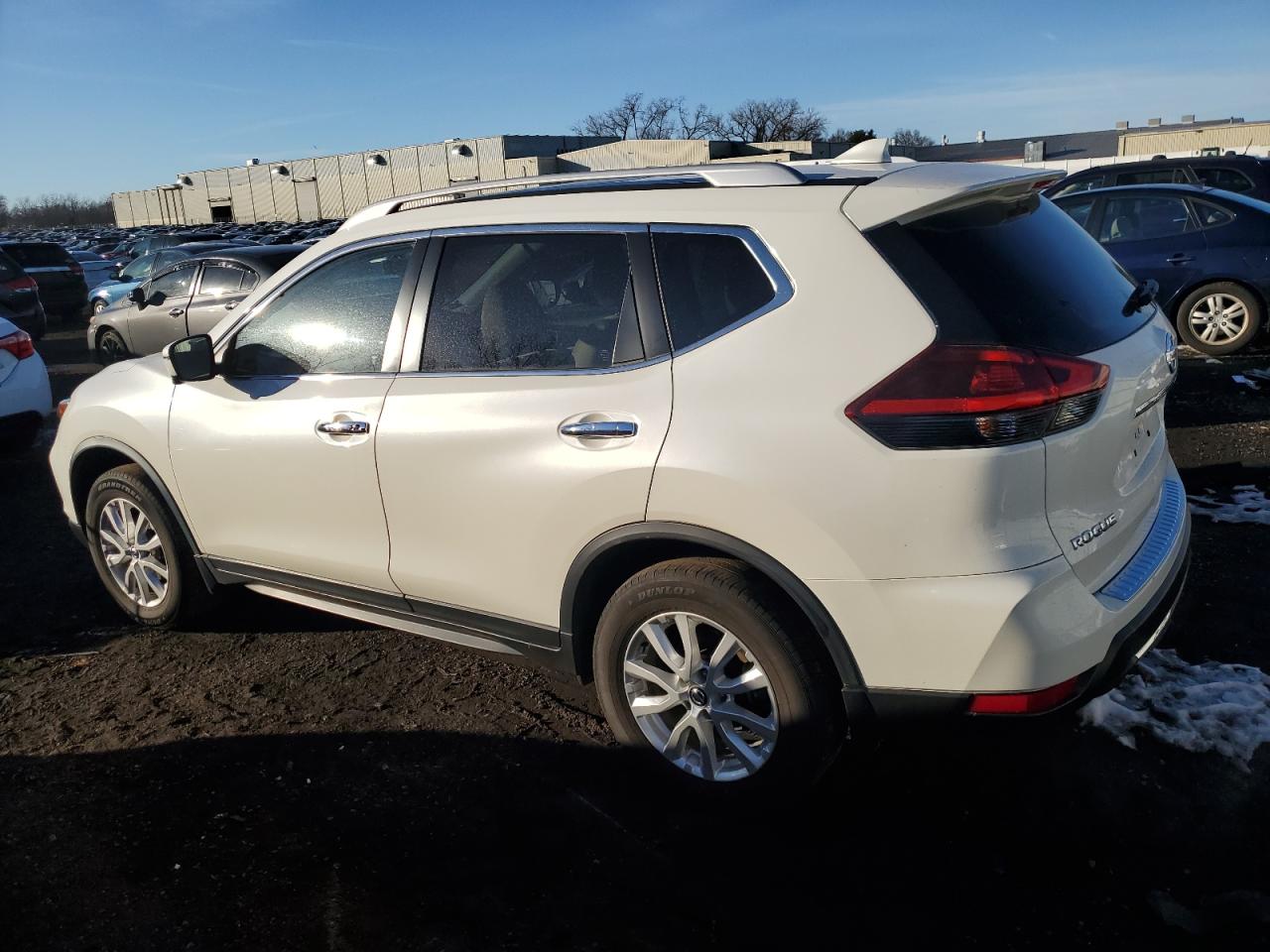 2018 Nissan Rogue - Image 2