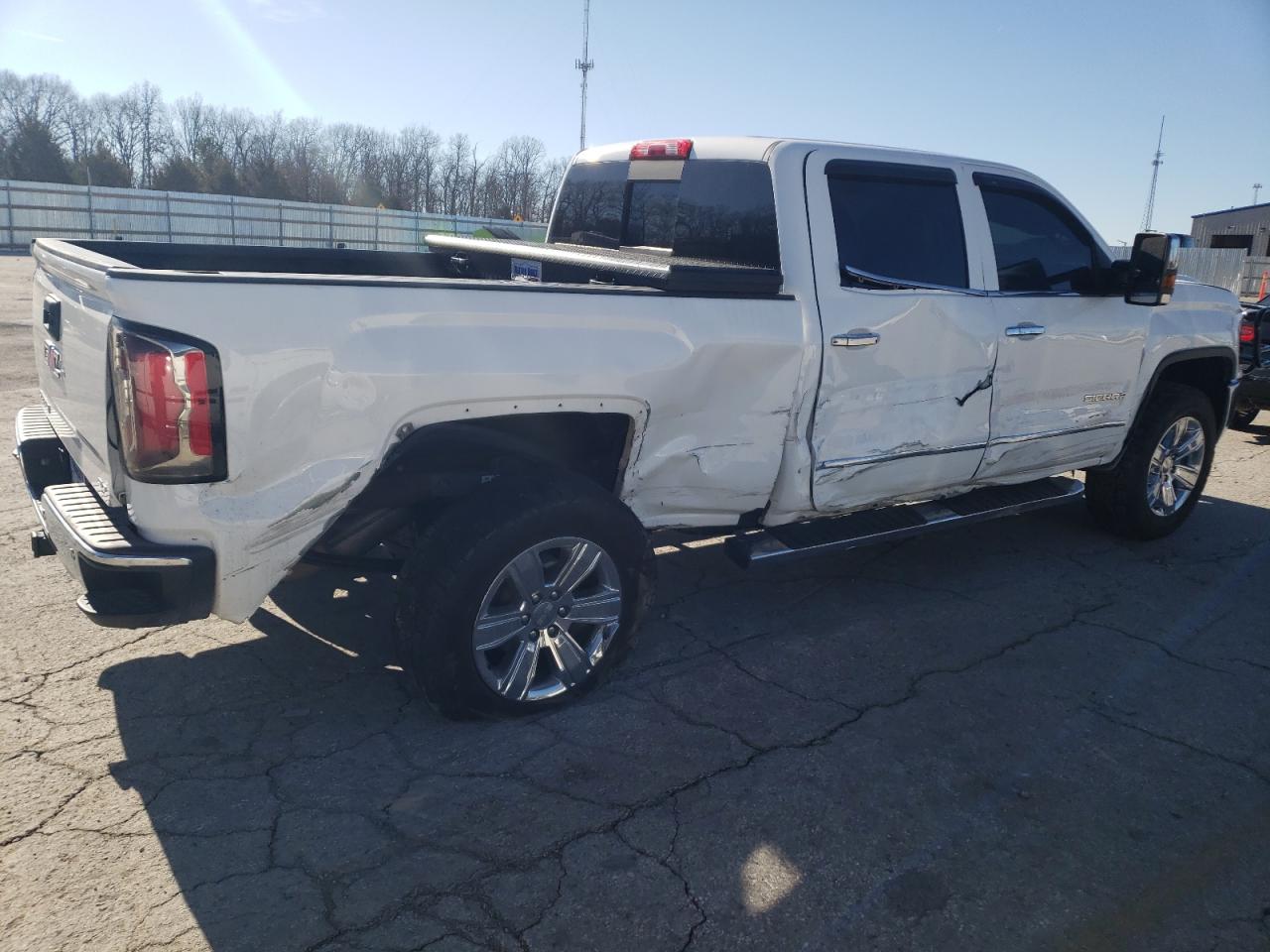 2018 GMC Sierra - Image 3