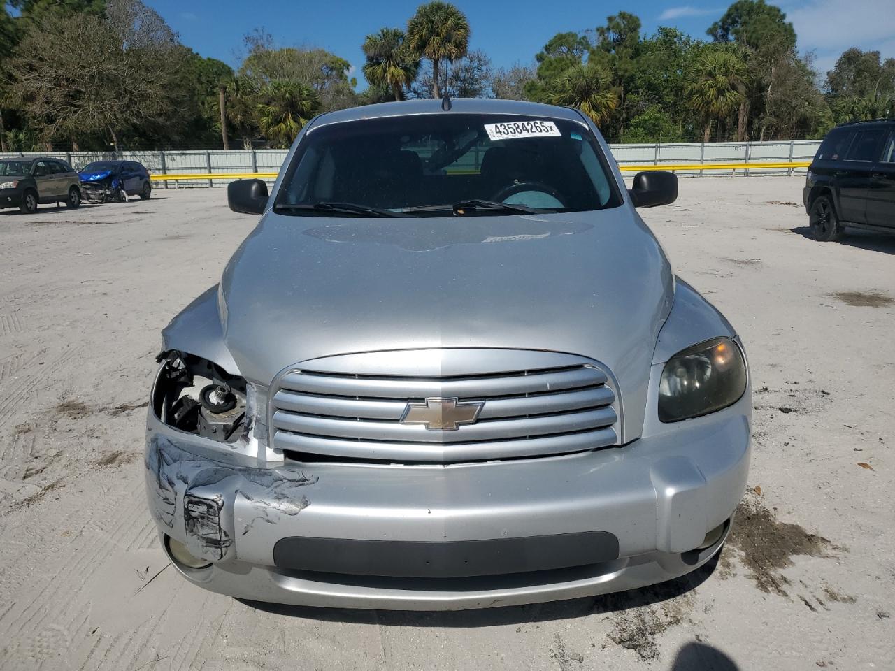 2010 Chevrolet HHR - Image 5
