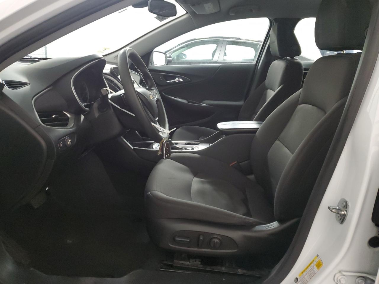 2022 Chevrolet Malibu - Image 7