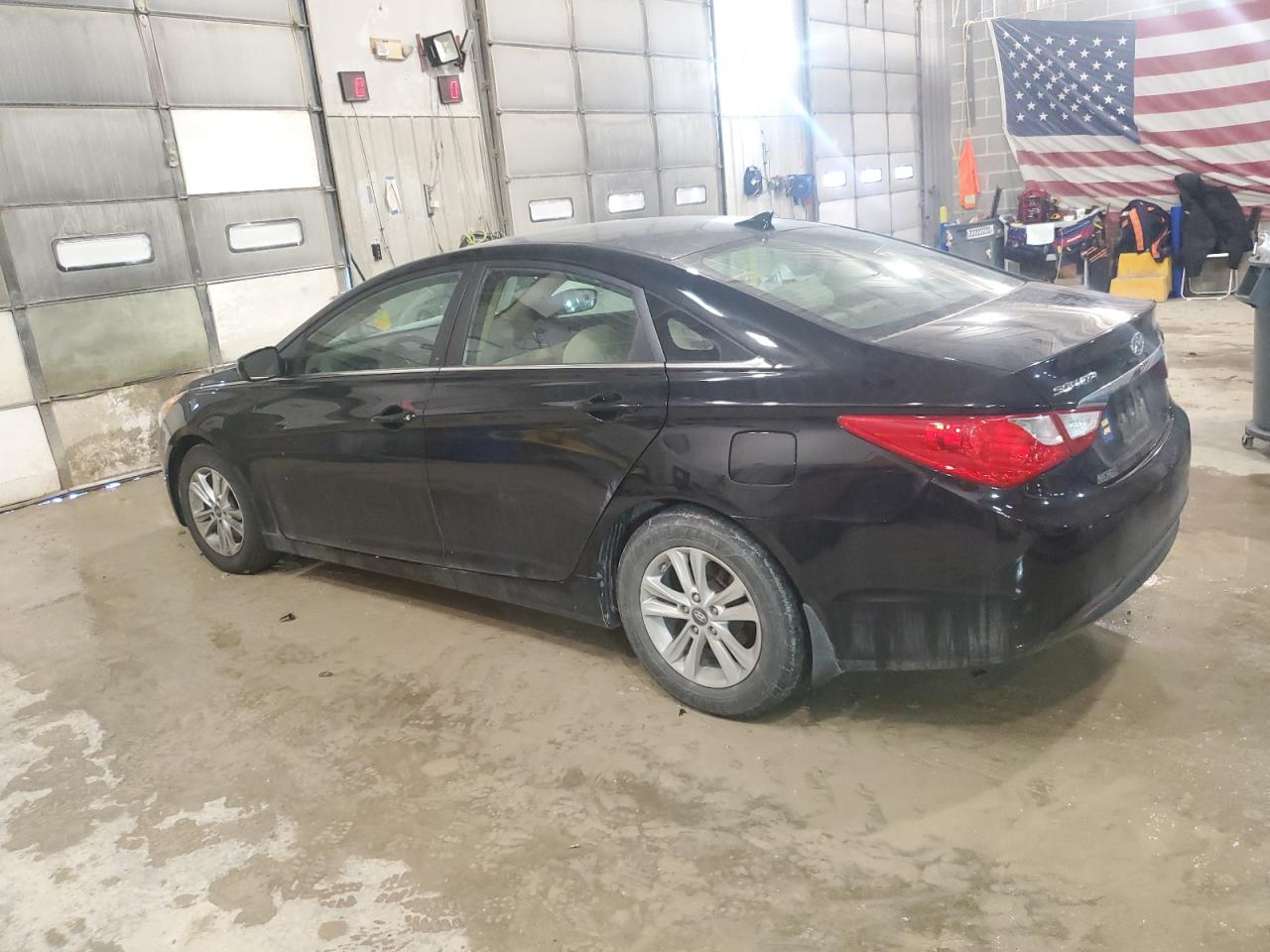 2013 Hyundai Sonata - Image 2
