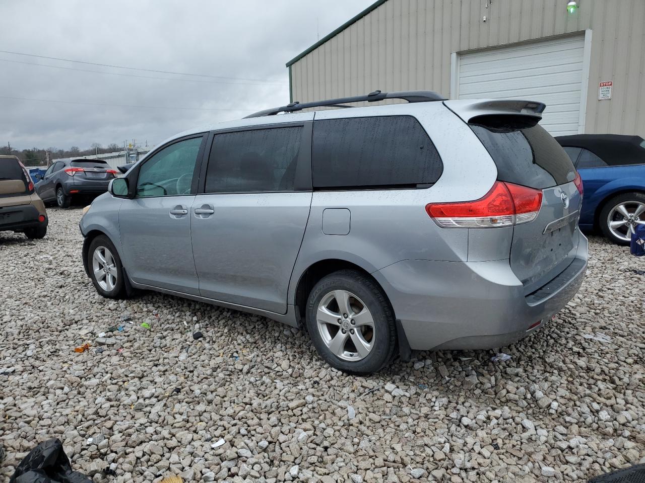 2014 Toyota Sienna - Image 2