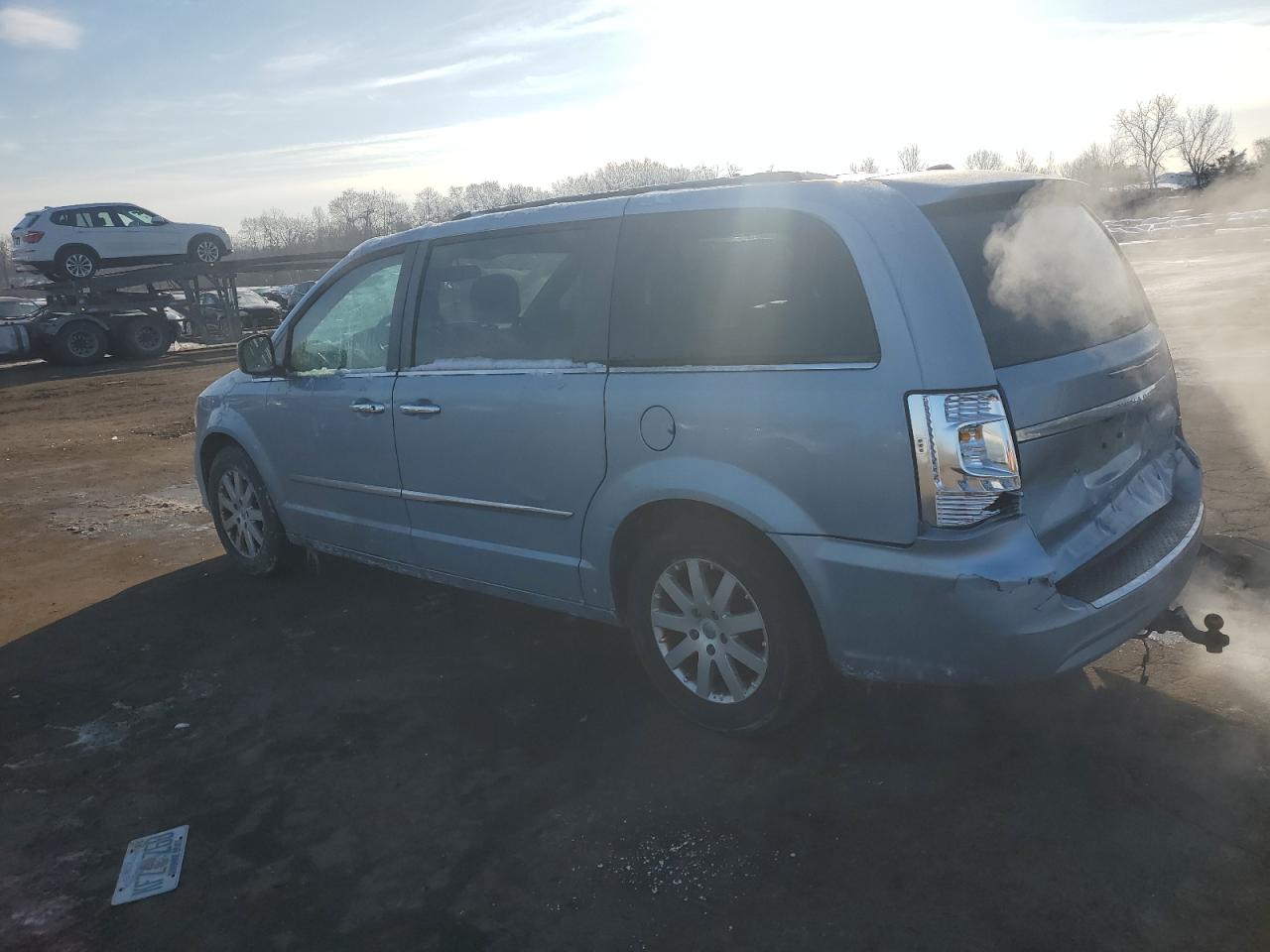 2016 Chrysler Town & Country - Image 2