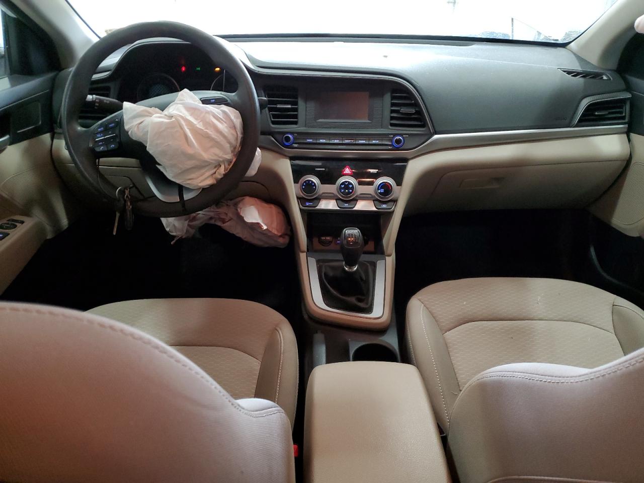 2019 Hyundai Elantra - Image 8