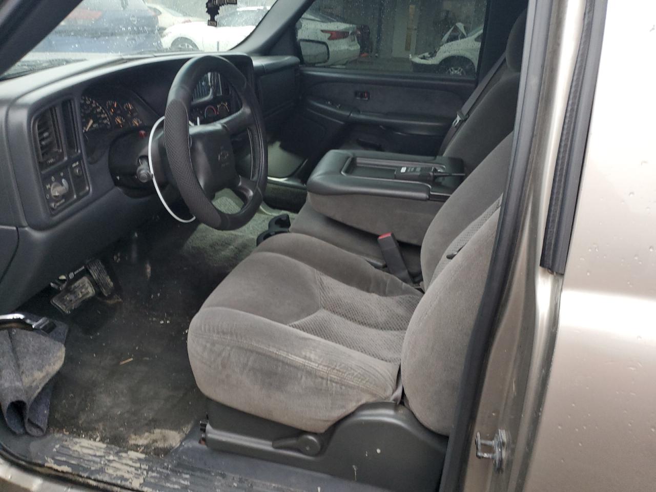 2002 Chevrolet Silverado - Image 10