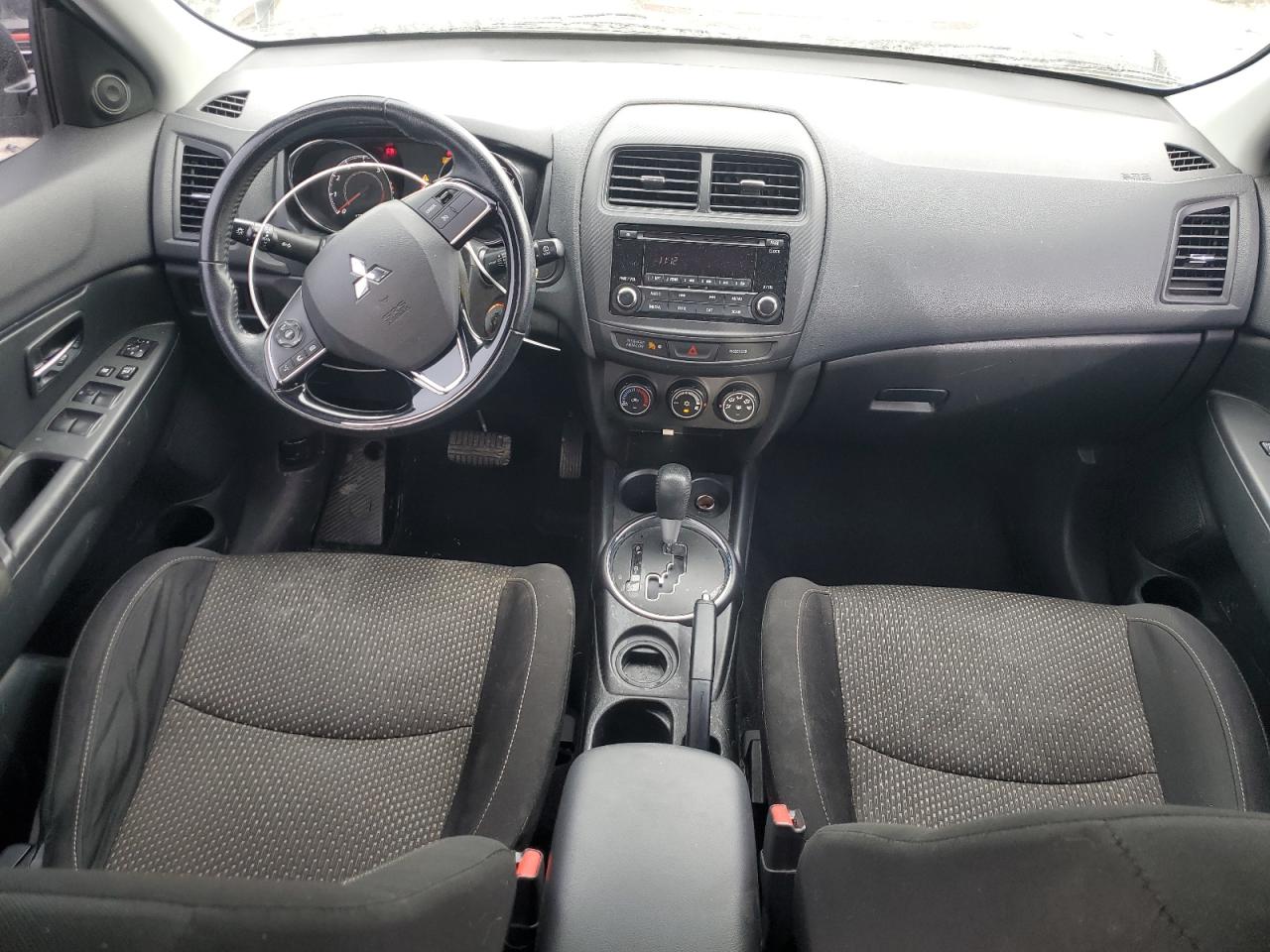 2016 Mitsubishi Outlander - Image 8