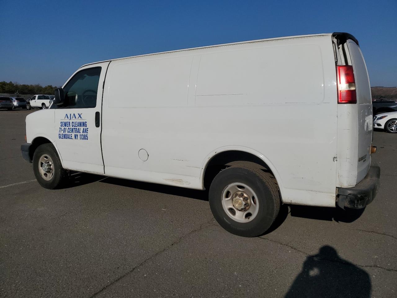 2014 Chevrolet Express - Image 2