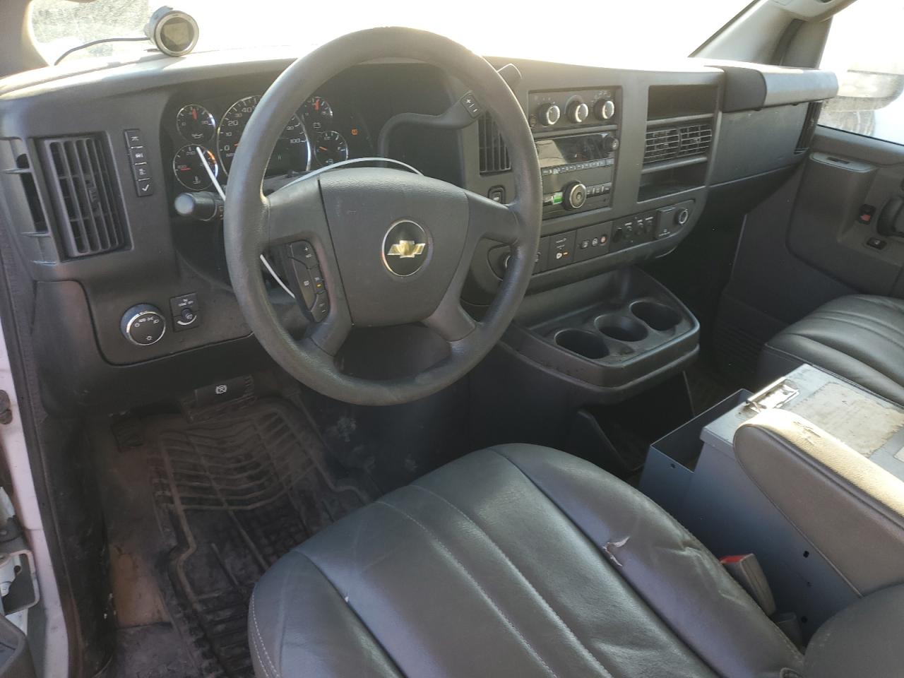 2018 Chevrolet Express G2500 VIN: 1GCWGAFP1J1183498 Lot: 88059405