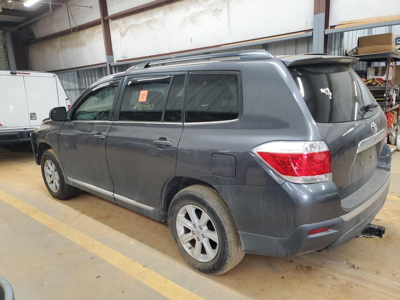2013 Toyota Highlander - Image 2