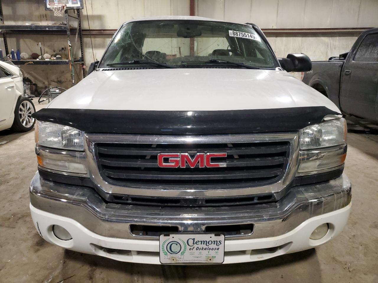2005 GMC Sierra - Image 5