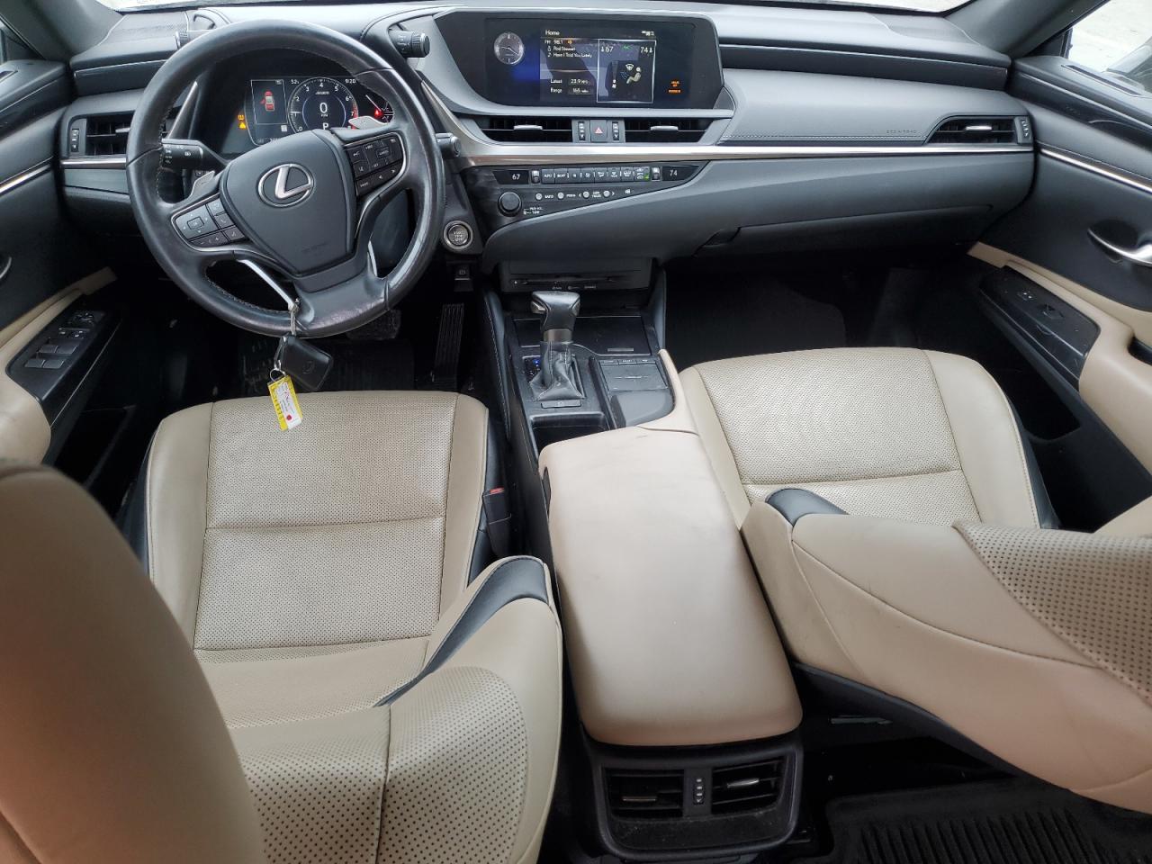 2020 Lexus ES - Image 8