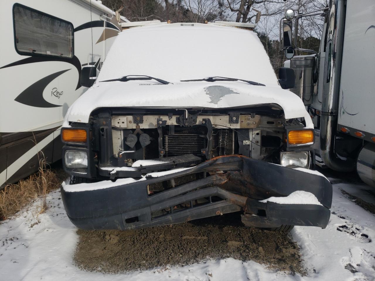 2009 Ford Econoline - Image 5