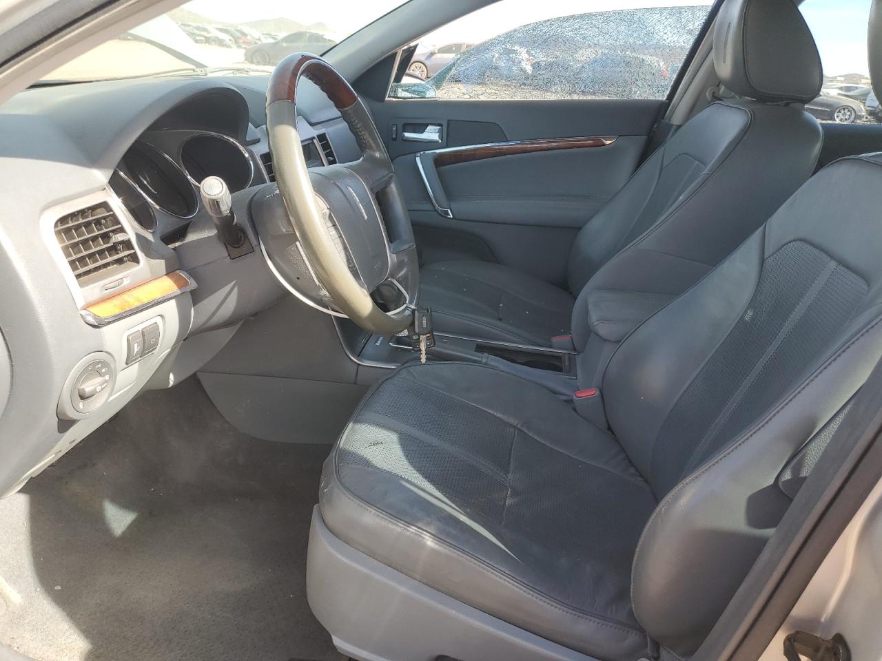 2010 Lincoln MKZ - Image 7