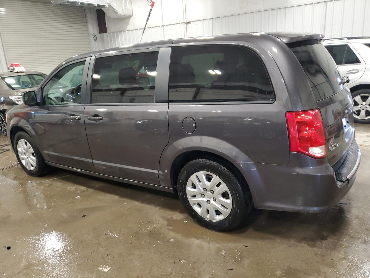 2018 Dodge Caravan - Image 2