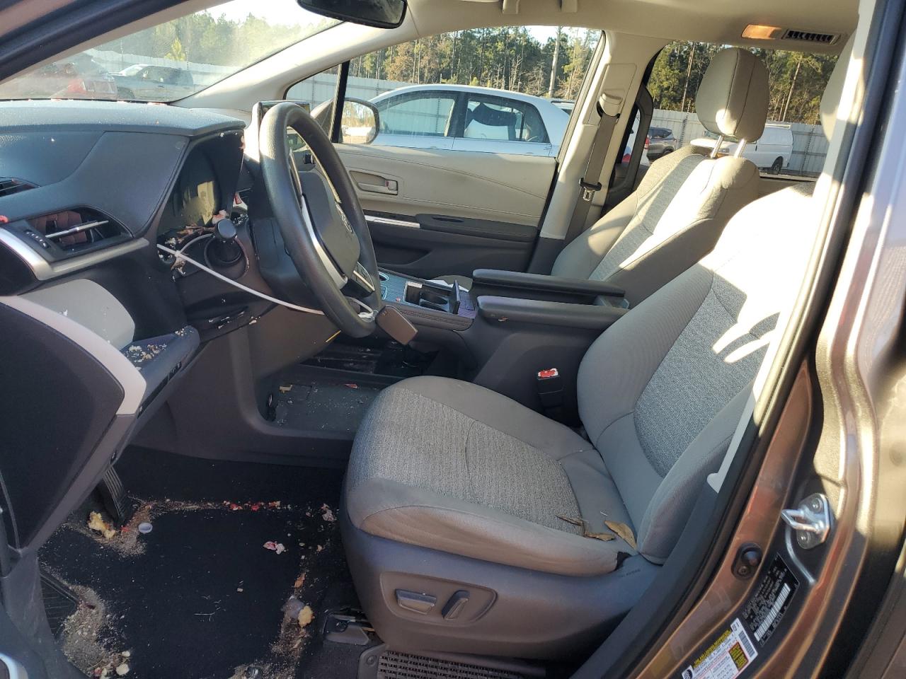 2021 Toyota Sienna - Image 7