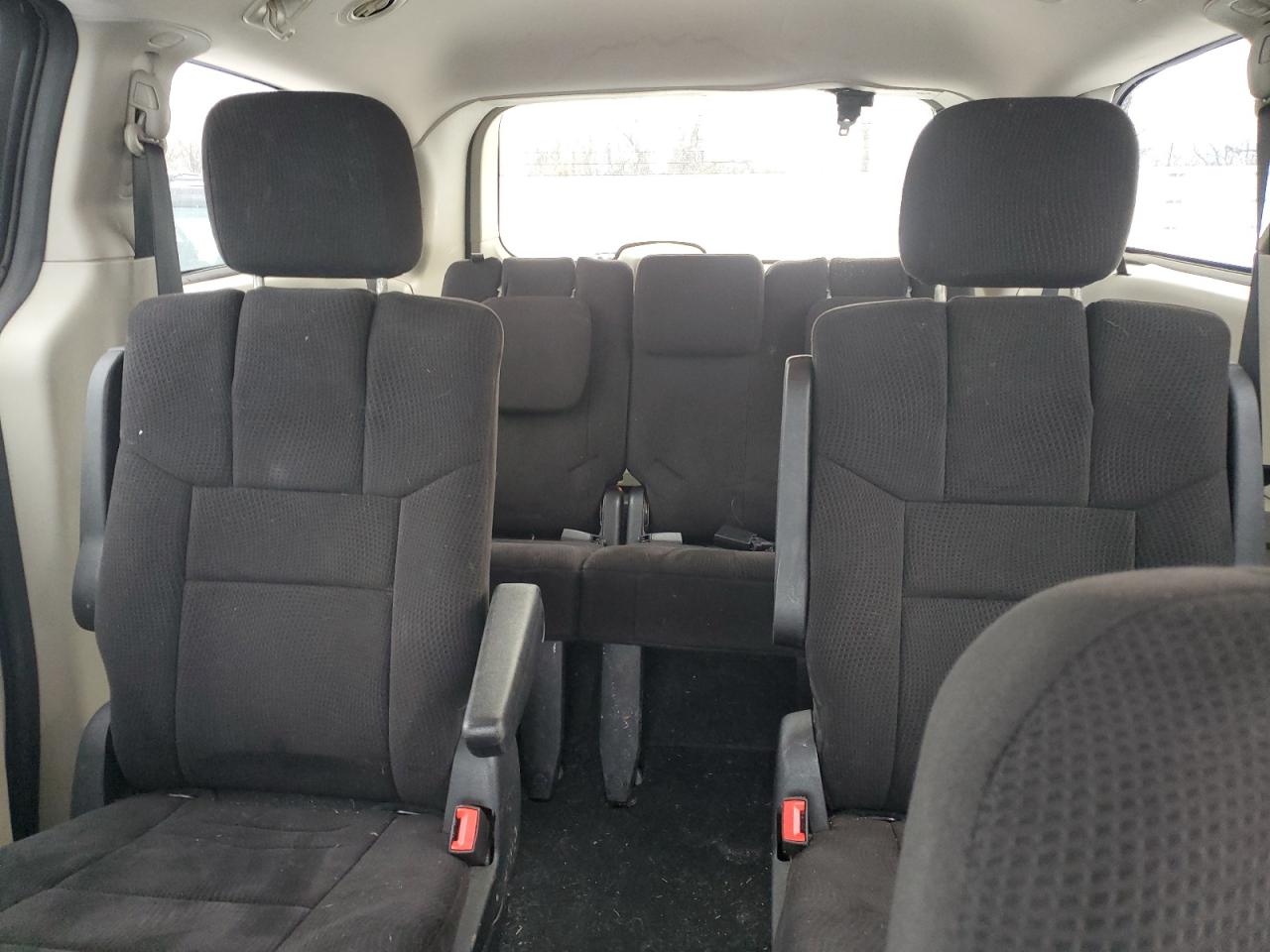 2012 Dodge Caravan - Image 10
