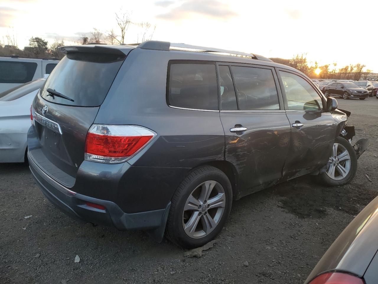 2011 Toyota Highlander - Image 3