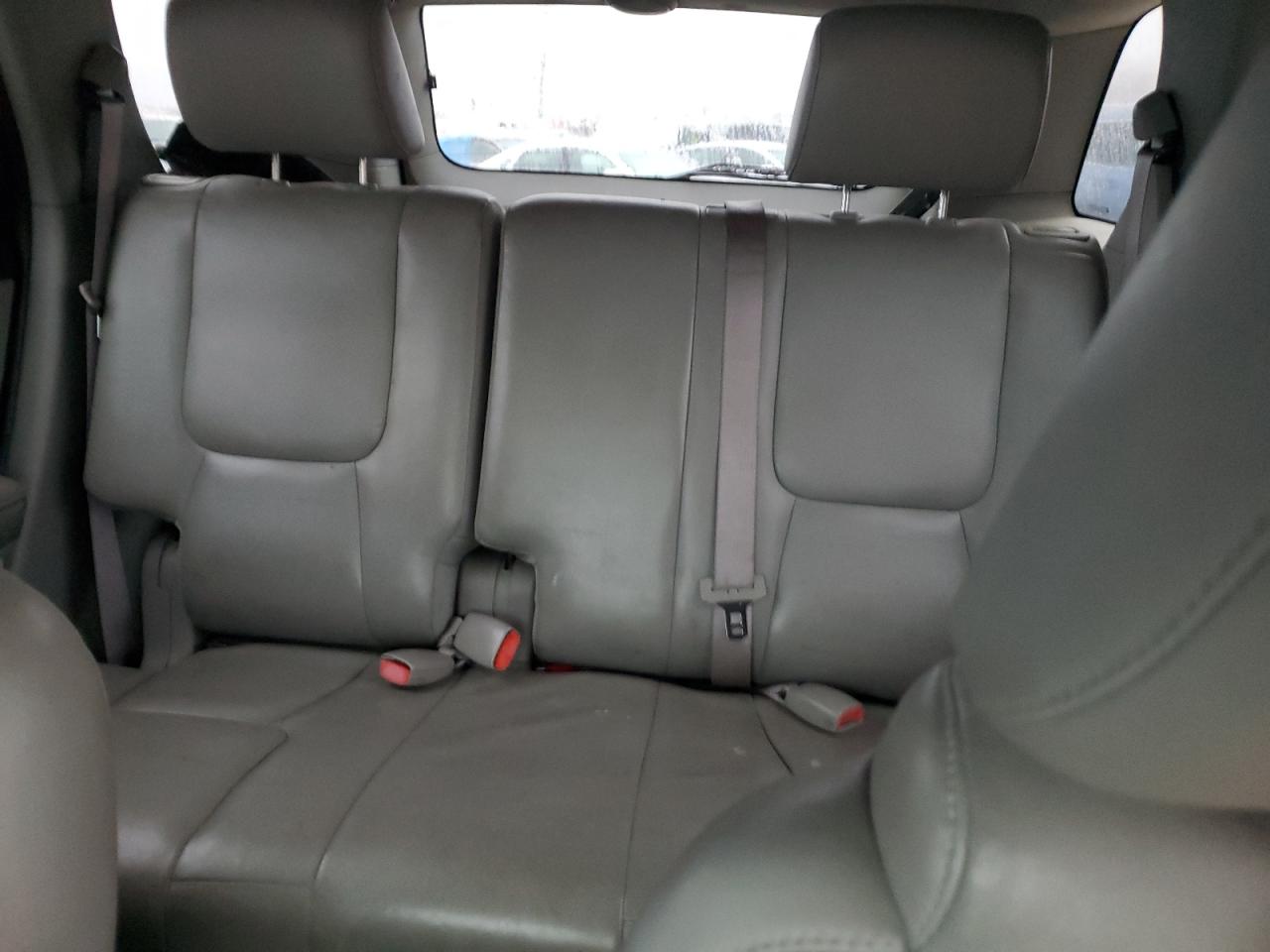 2005 Chevrolet Equinox - Image 10