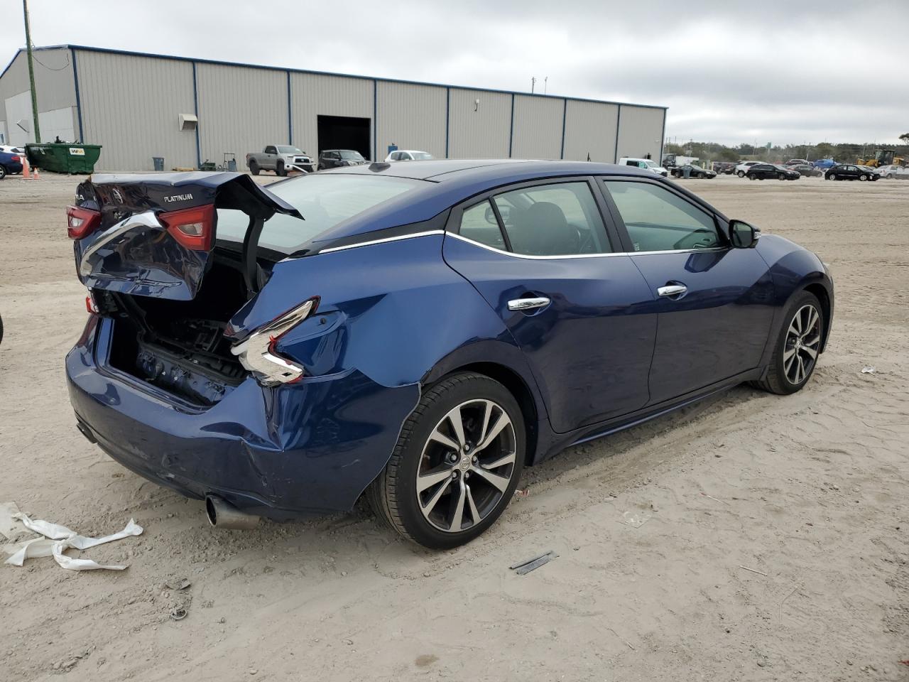 2016 Nissan Maxima - Image 3