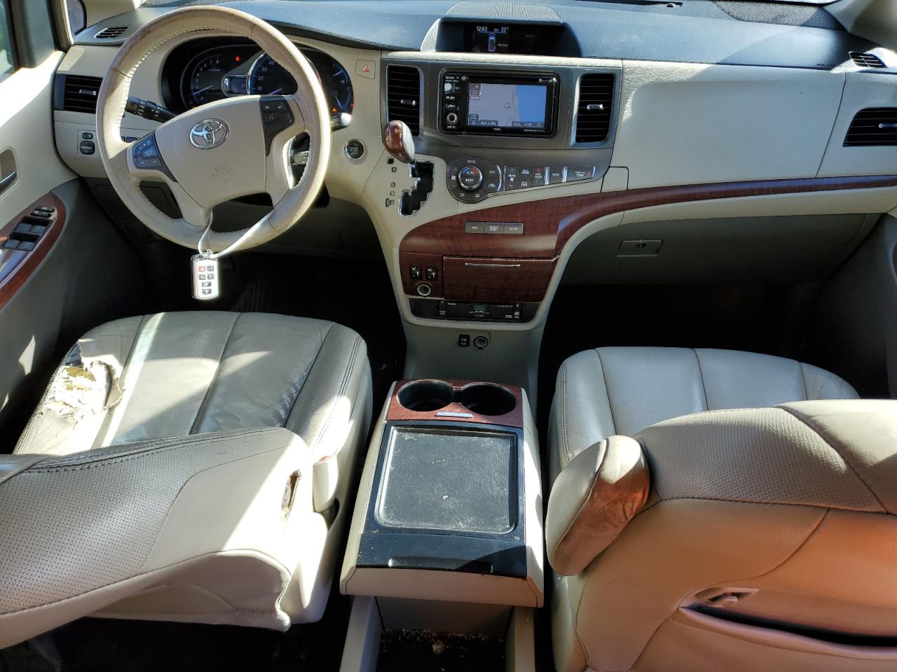 2013 Toyota Sienna - Image 8